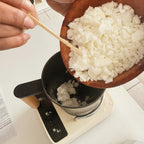 Atelier créatif Tahiti Candles pour fabriquer une bougie artisanale en cire de soja naturelle
