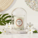 Bougie parfumée Tahiti Candles Fleur de Tiare 80g sous cloche en verre entourée de fleurs de tiaré fraîches