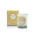 Bougie parfumée Tahiti Candles Frangipani 80g en cire végétale dans un pot en verre avec sa boîte jaune décorée