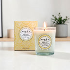 Bougie parfumée Tahiti Candles Neroli Bergamot 80g en pot de verre avec boîte décorative jaune à motifs polynésiens