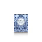 Bougie parfumée Tahiti Candles Sea Salt 80g dans son emballage bleu orné de motifs polynésiens traditionnels