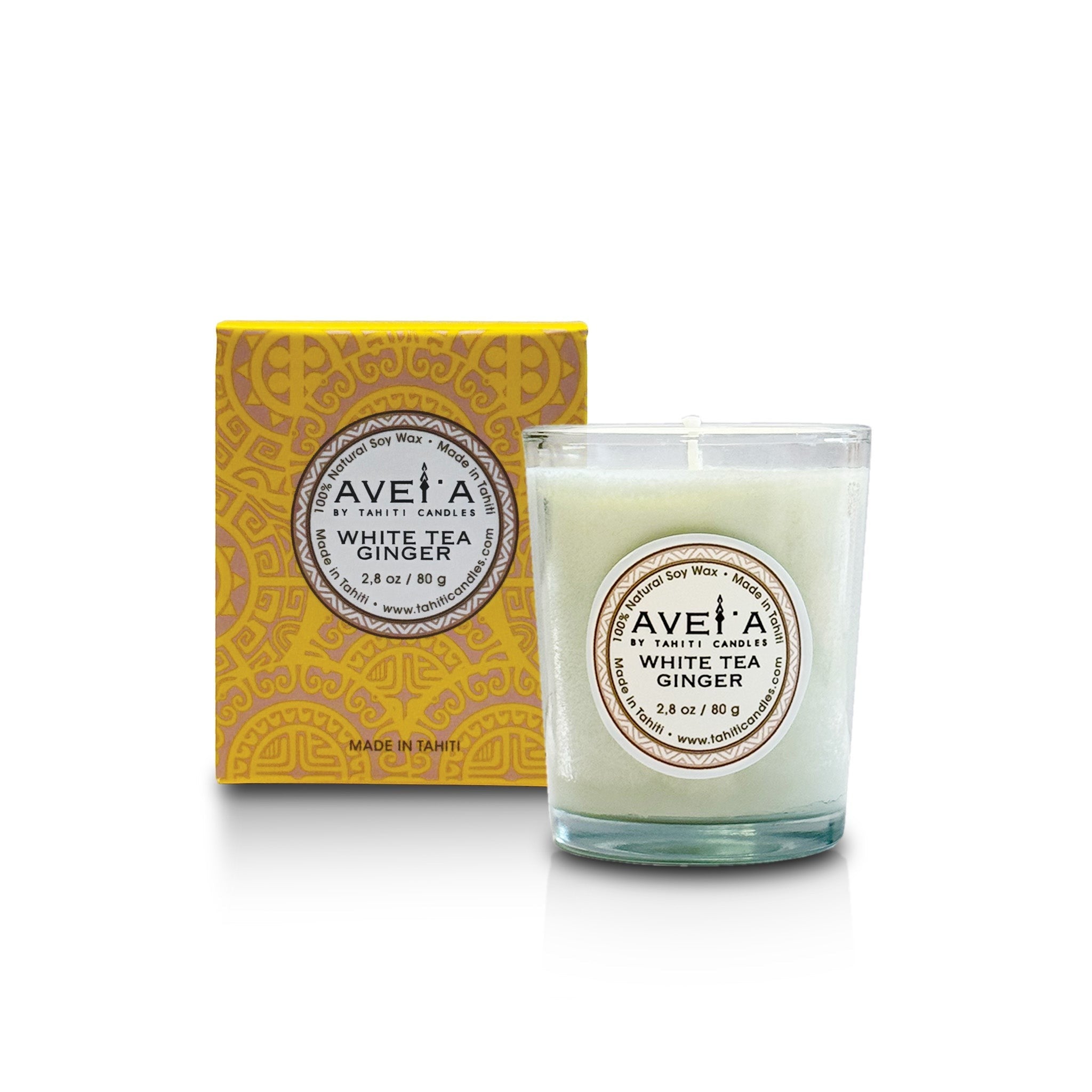 Bougie parfumée Tahiti Candles White Tea Ginger en cire végétale dans un pot en verre avec son emballage jaune décoré
