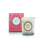 Bougie parfumée Tahiti Candles Tropical Fruit 80g en pot de verre avec sa boîte décorée de motifs polynésiens roses
