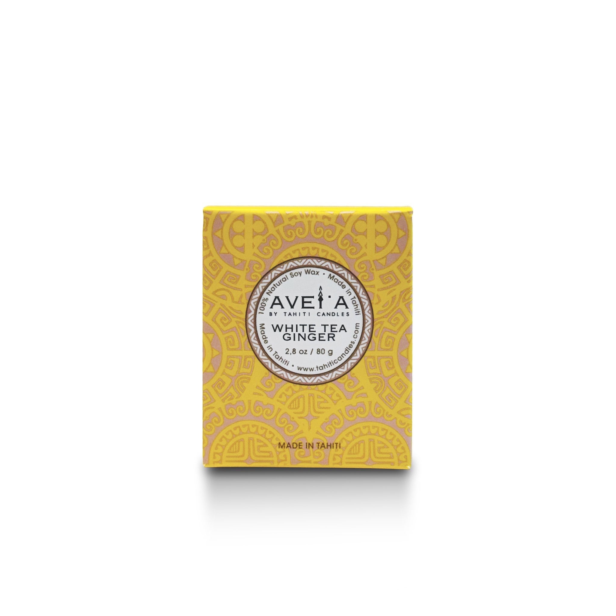 Boîte de bougie Tahiti Candles White Tea Ginger 80g avec motifs polynésiens jaunes et étiquette ronde artisanale